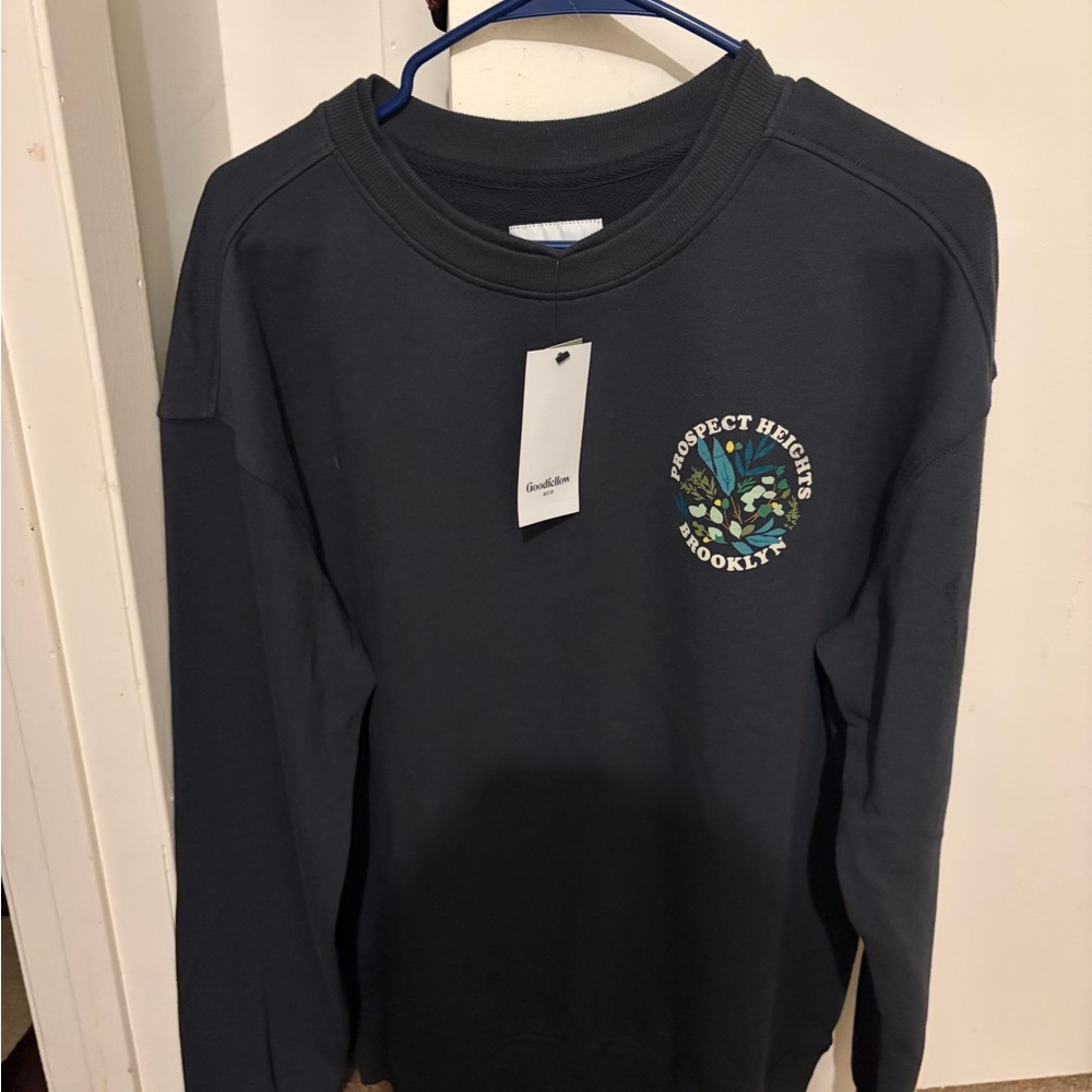 Prospect Heights Brooklyn Women's Navy Graphic Crewneck Sweatshirt